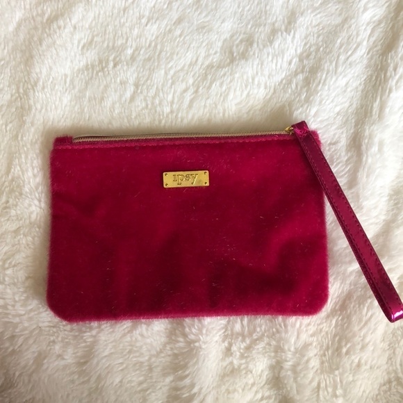 Fuzzy‎ Ipsy Bag - Picture 1 of 4